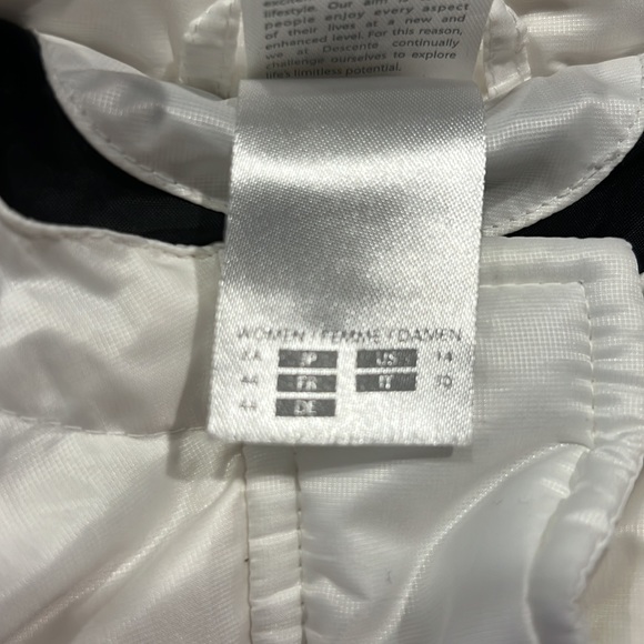 ❄️💟Descente Hooded Down White Parka Women’s size 14 Gently used, so cute! - Picture 7 of 11